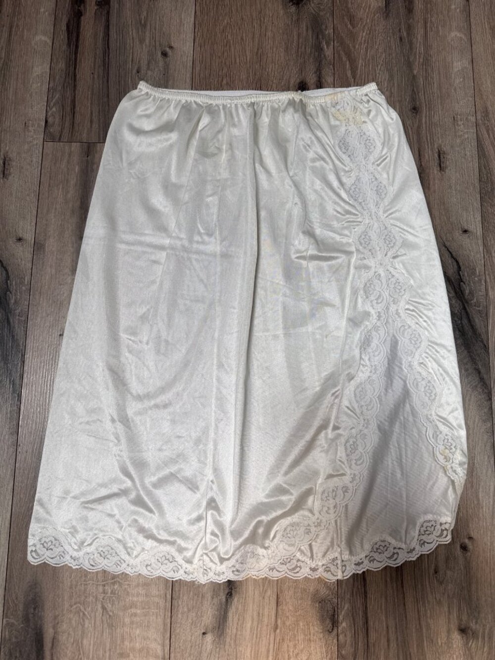 Vintage Ivory Lace Trim Half Slip 26” Waist Elastic Satin Nylon Blend Size Mediu